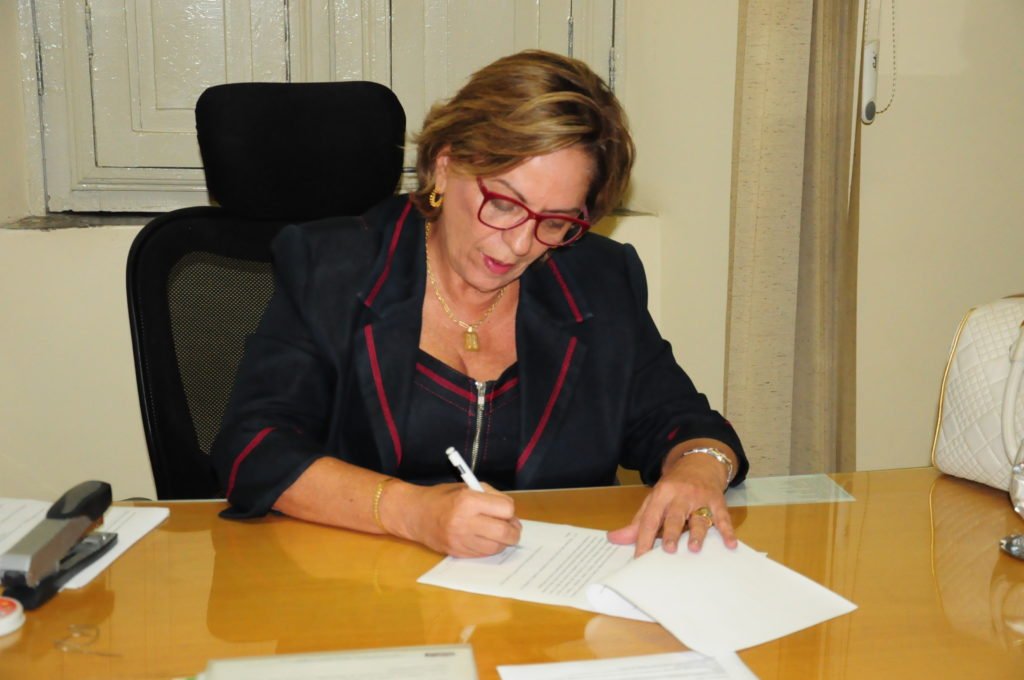 Justiça condena ex-governadora do RN Rosalba Ciarlini por improbidade na construção do Hospital da Mulher