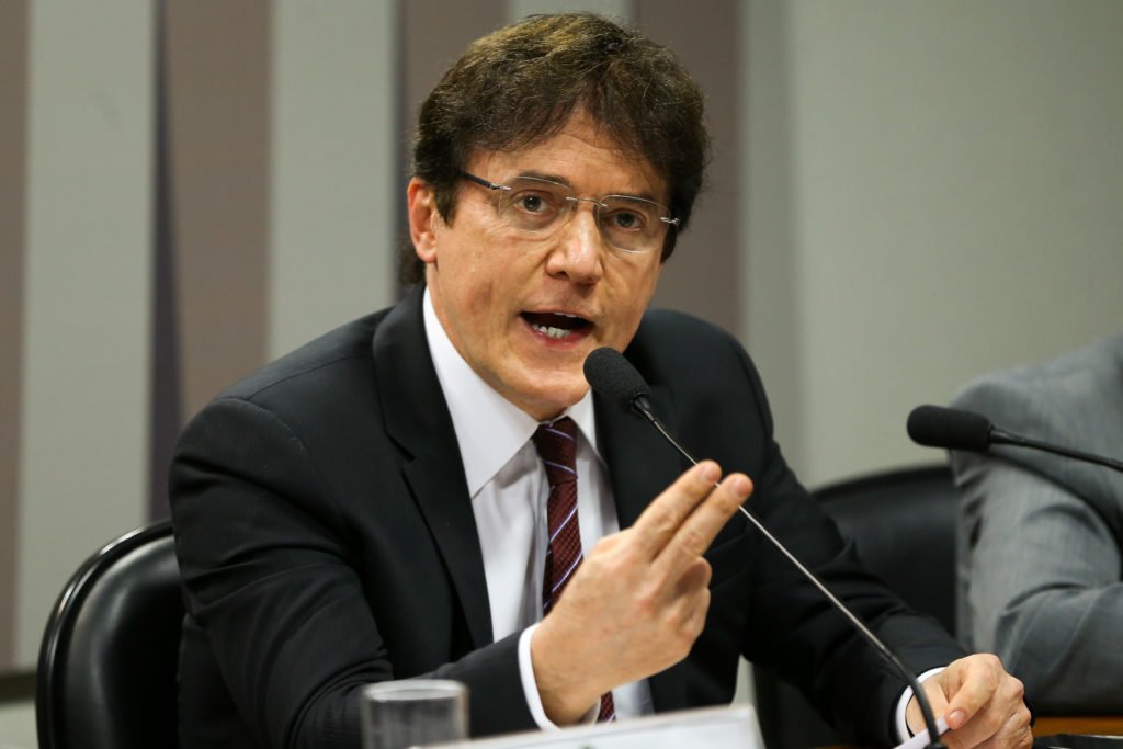 Robinson Faria propõe projeto para oferecer apoio integral a pessoas autistas