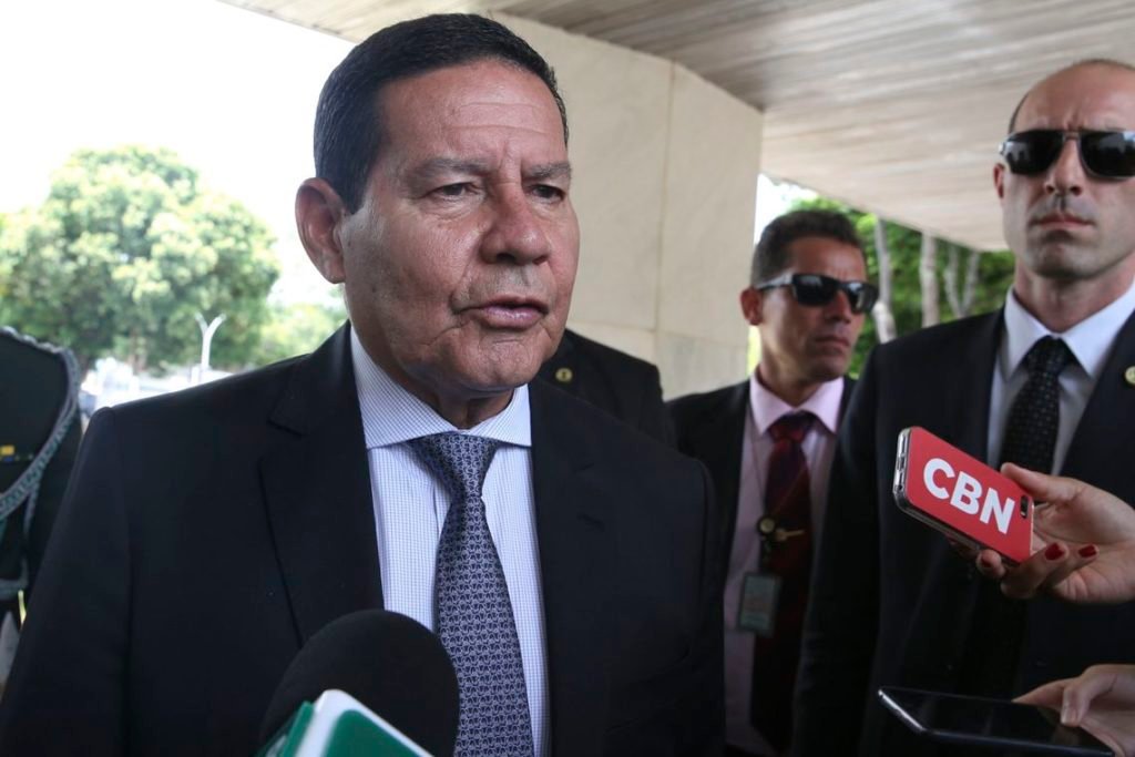 Mourão assume Presidência até recuperação de Bolsonaro