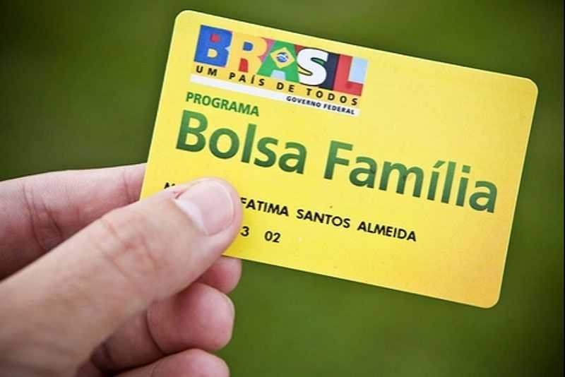 Um novo golpe promete liberar logo o décimo terceiro do Bolso Família
