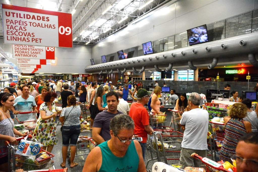 Vendas caem nas principais redes de supermercado do Brasil