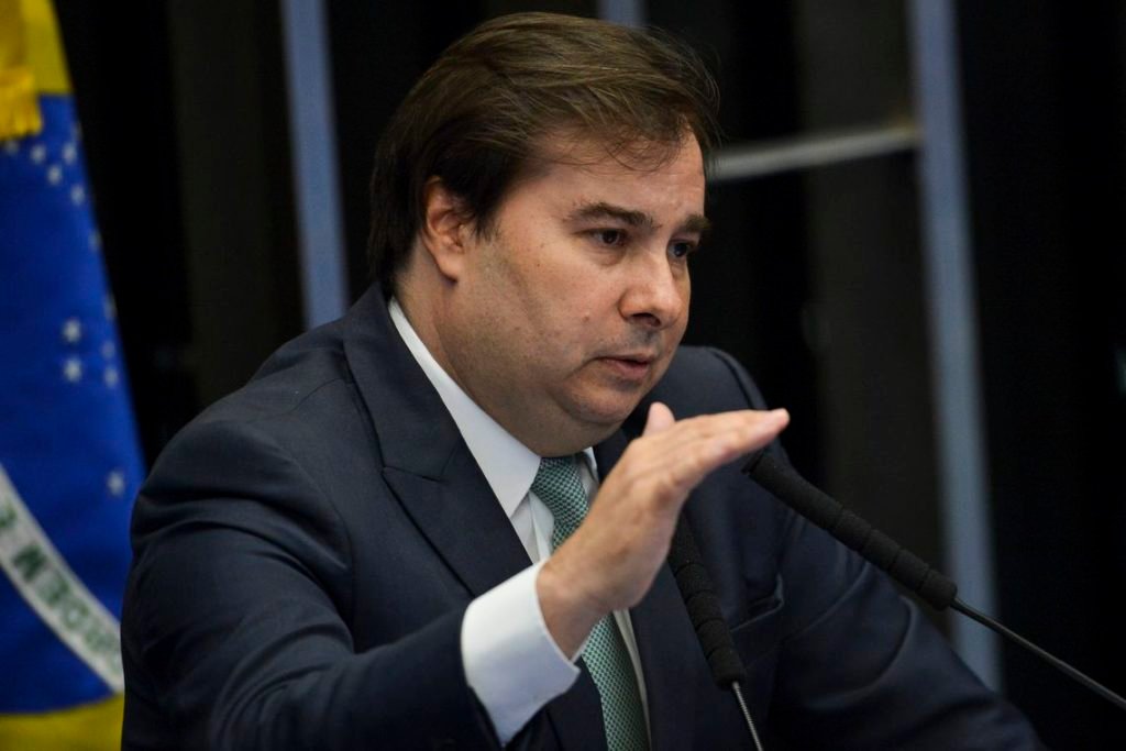 DEM expulsa Rodrigo Maia do partido