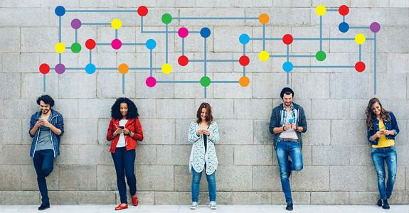 Alfabetização midiática para não ser manipulado, alerta cientista