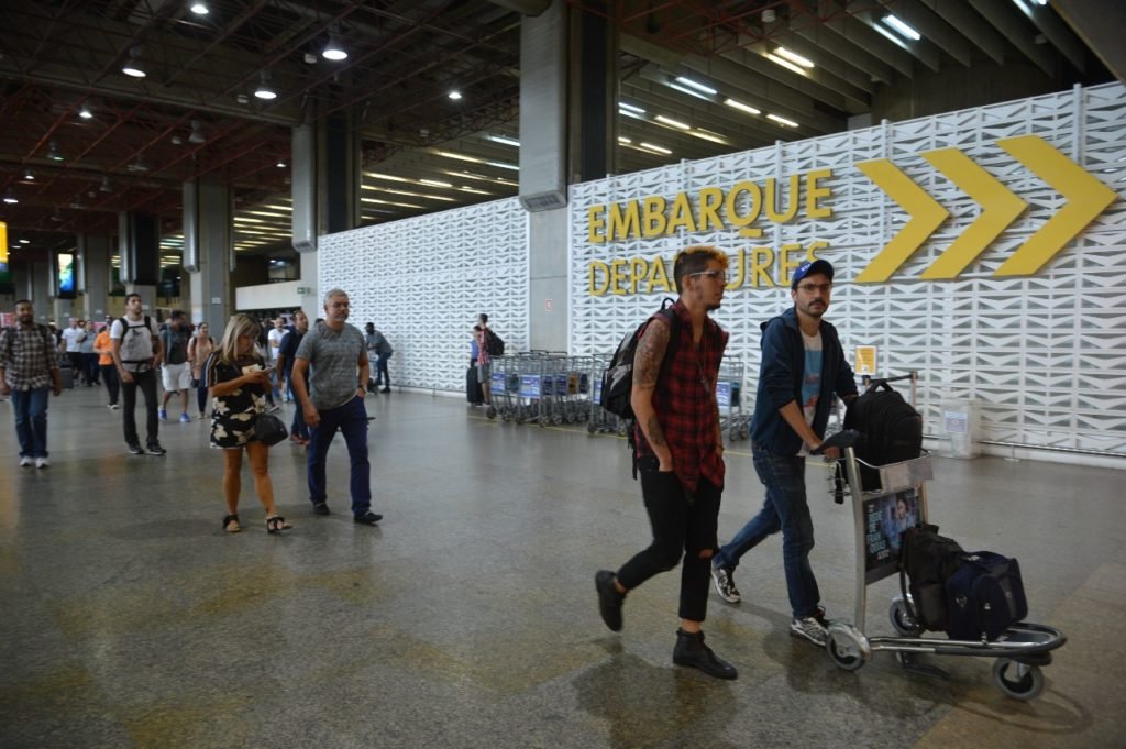 Governo levanta R$ 2,72 bi em outorgas com 7ª rodada de aeroportos