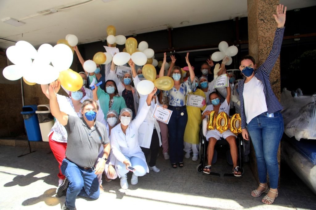 Covid: Mais de 300 pacientes já receberam alta nos hospitais da Prefeitura