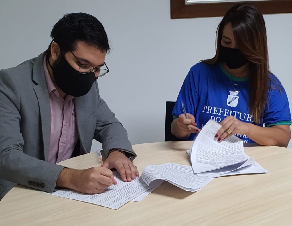 SEMTAS assina termo de cooperação para acolher refugiados, apátridas e migrantes em Natal