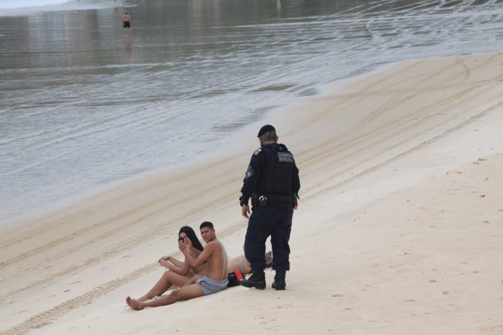 Prefeitura de Natal reforça fiscalização nas praias e portas de bancos