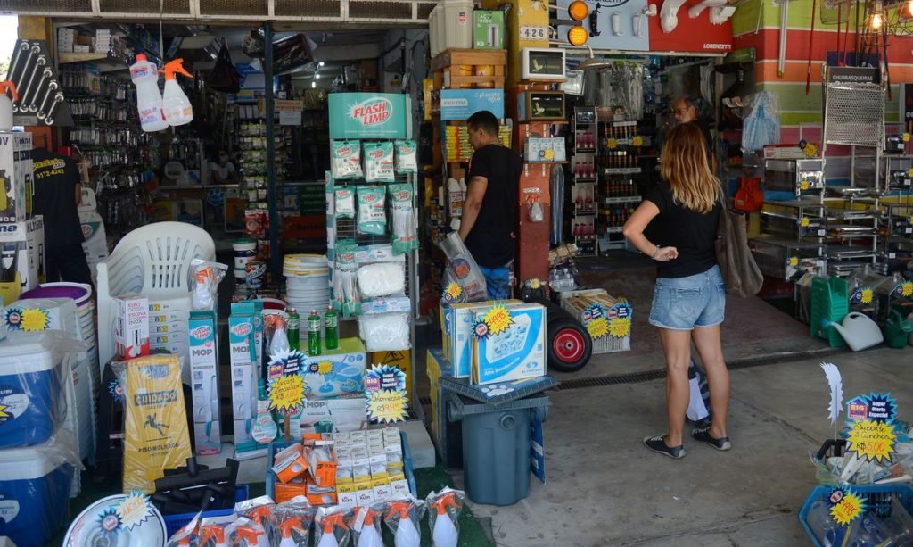 Veja o que abre e o que fecha em Natal nesta quarta-feira (15), feriado da Proclamação da República