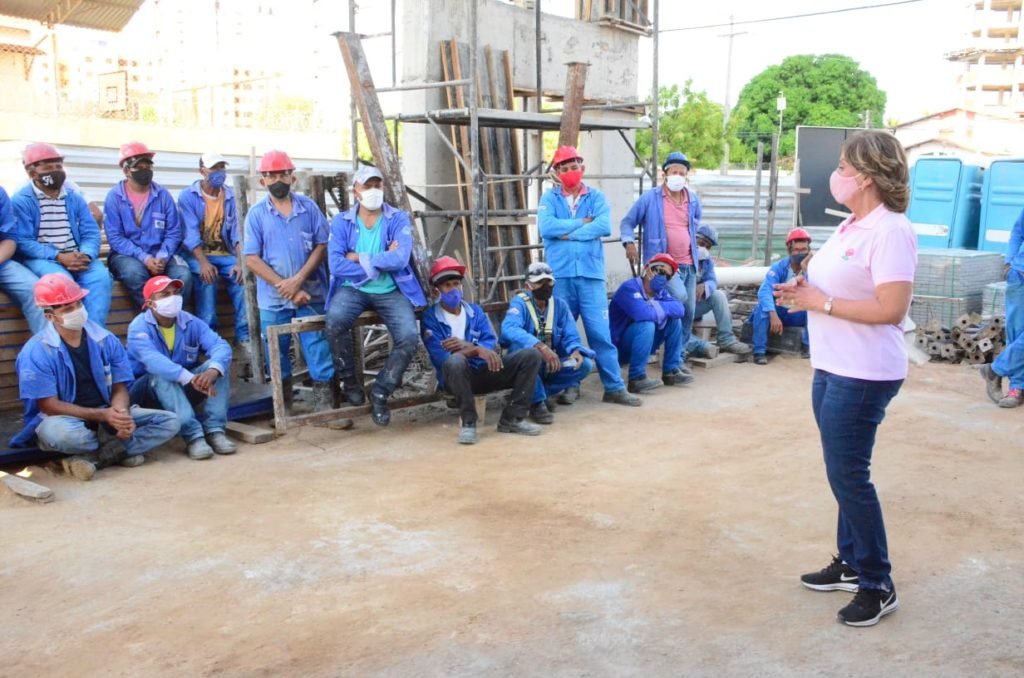 Rosalba e Jorge do Rosário visitam canteiro de obra de empresa