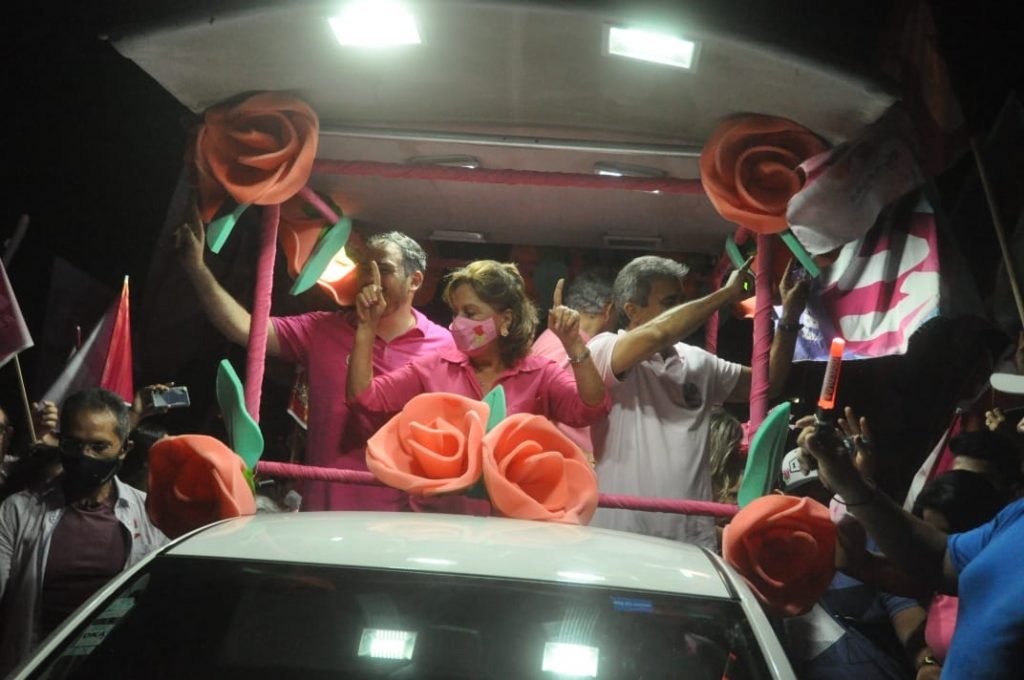 Rosalba encerra campanha com multidão na descida do Alto de São Manoel