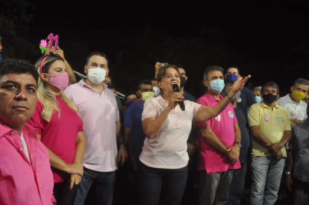 “Peço que não parem, não se intimidem com mentiras, calúnias, agressões. Aqui nós temos trabalho”, diz Rosalba