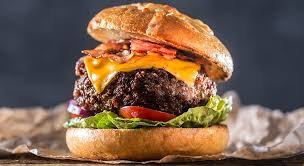 Advogado faz acordo com hamburgueria e aceita receber parte dos honorários em cachorros-quentes