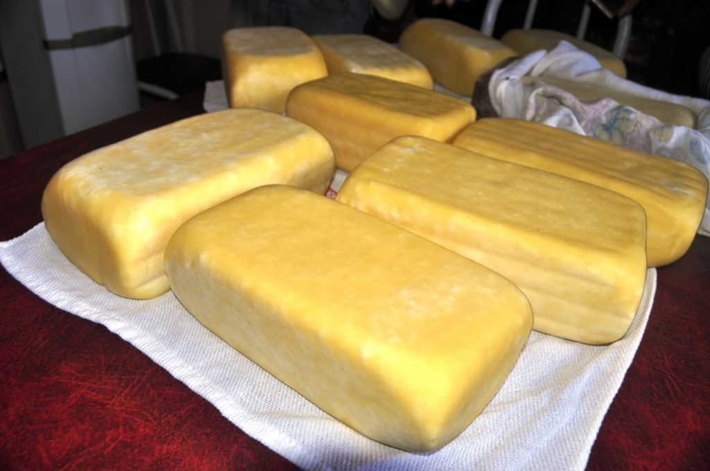 Quem foi beneficiado com os produtos adquiridos pelo Governo na Agricultura Familiar