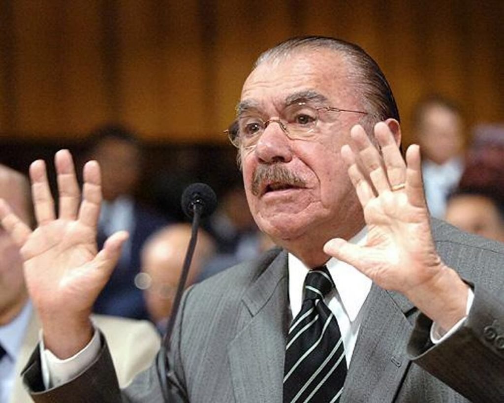 Cessar fogo na Guerra da Vacina – José Sarney