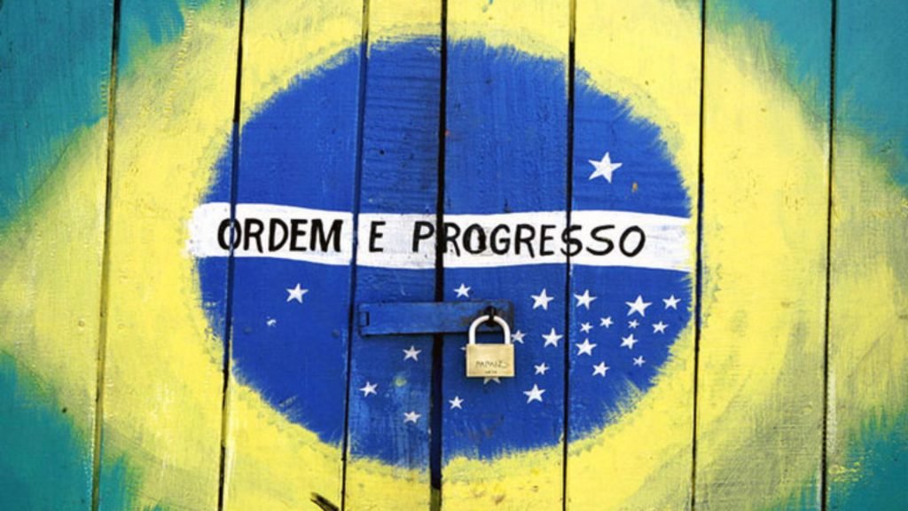 Medidas mais duras: técnicos da Fiocruz defendem toque de recolher nacional e fechar aeroportos