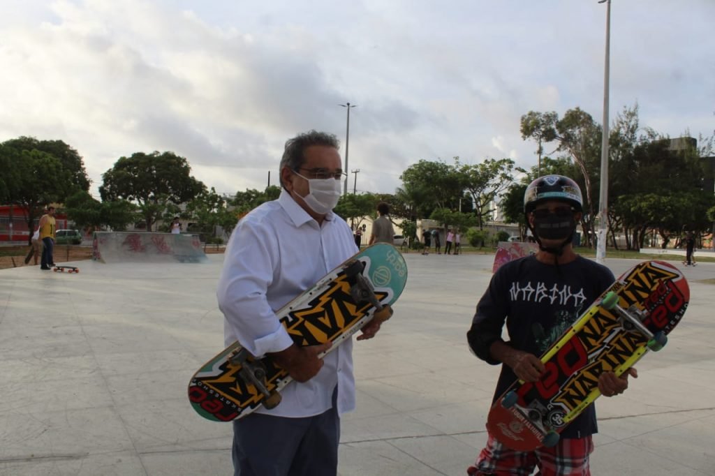 Prefeitura entrega novo Skate Park após reforma na “praça do Disco Voador” em Ponta Negra