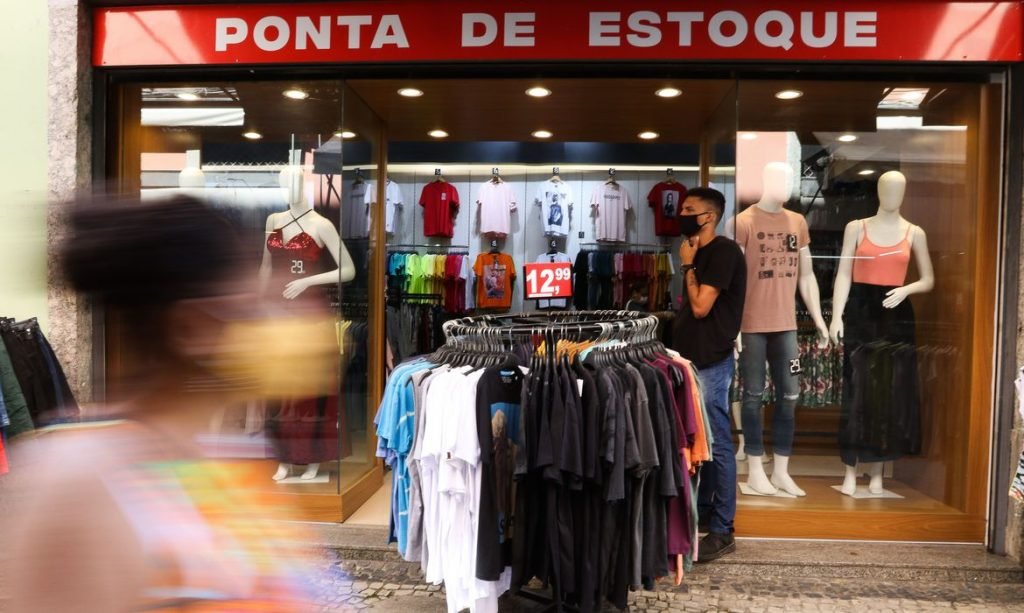 CNC projeta crescimento de 1,6% das vendas no varejo, de 2,1% nos serviços e no turismo a alta deve ser de 2,8%, em 2024