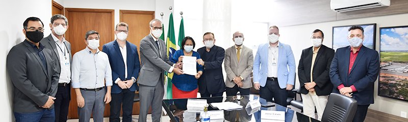 Governo contrata estudos para construção de um porto-indústria no mar