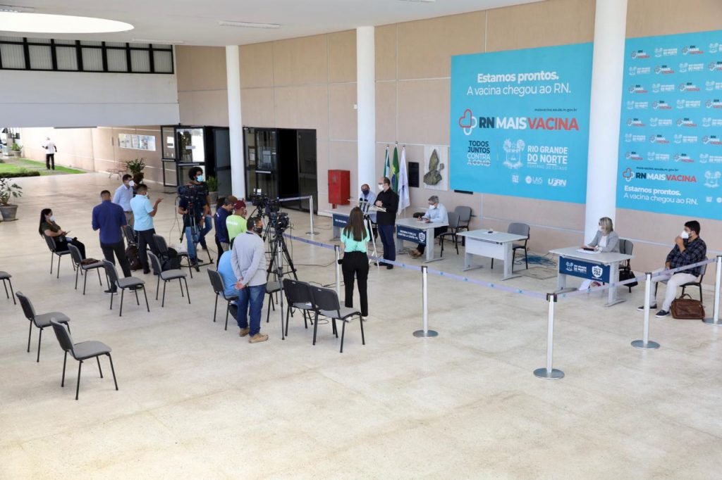 Vacinação dos profissionais da educação no RN começa hoje  com 25 mil doses