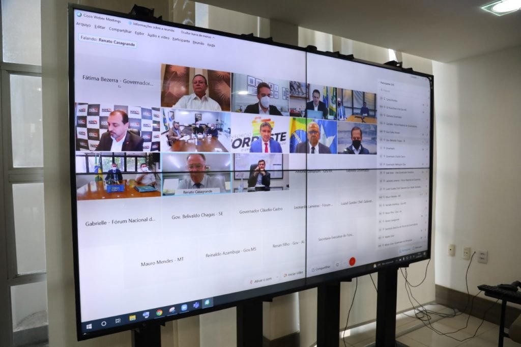 Governadores discutem alternativas para ampliar vacinação