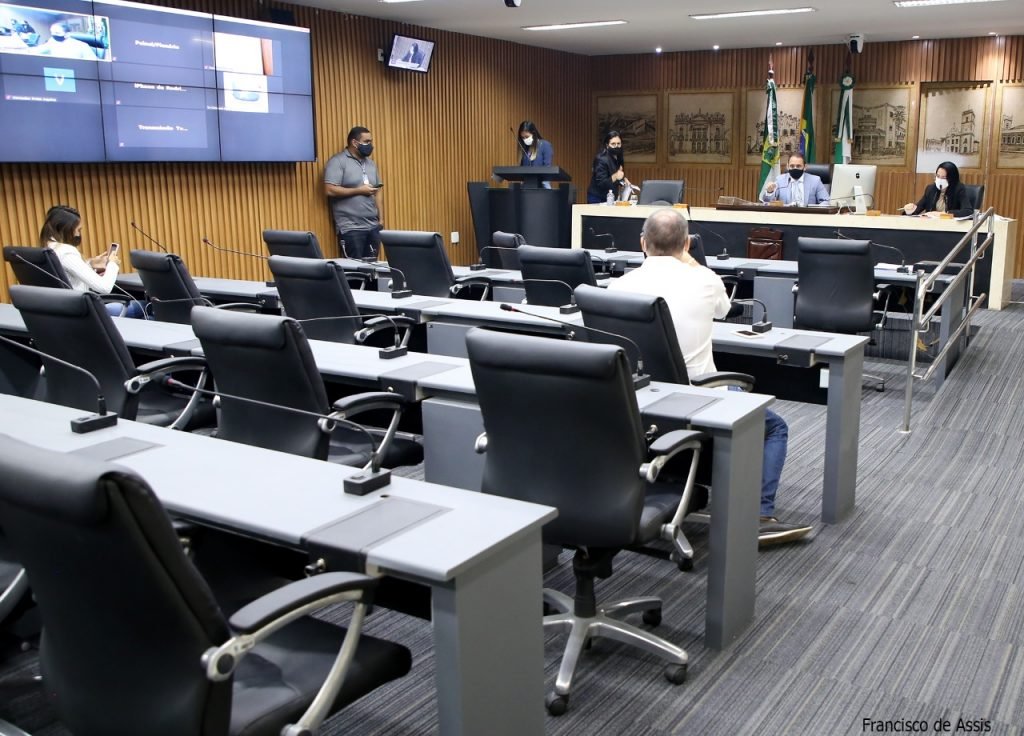 Comissão aprova projeto para escolas prevenirem abuso sexual infantil