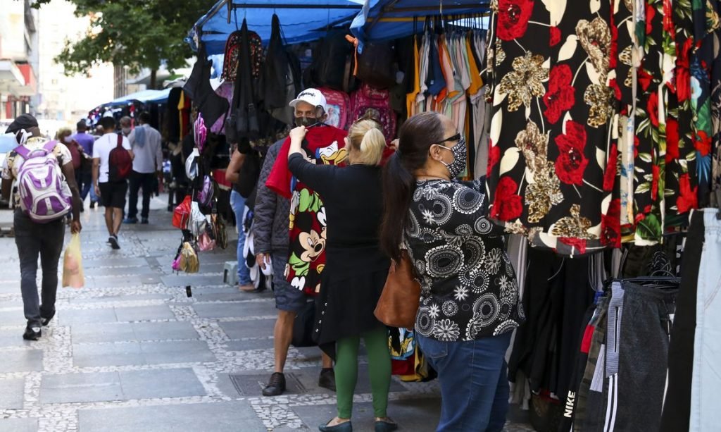 Vendas no varejo sobem 0,7% em julho