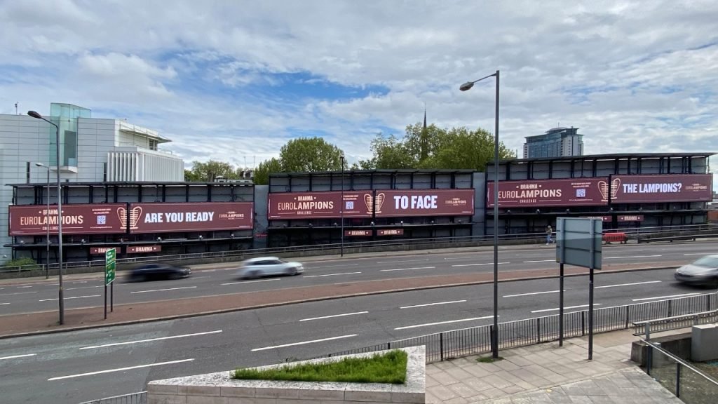 Com outdoors na Europa Brahma desafia melhores do futebol europeu