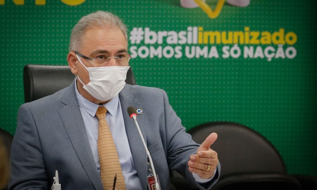 Avião com 1,5 milhão de doses da Janssen chega amanhã, diz ministro