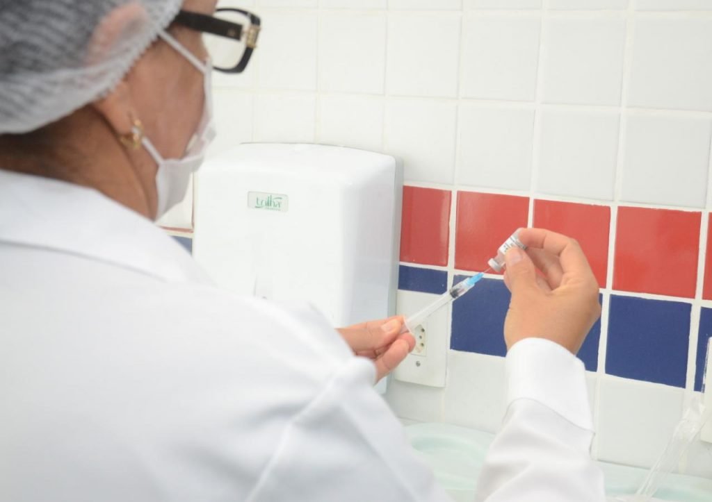 São Gonçalo retoma vacinação para pessoas acima de 40 anos nesta segunda (21)