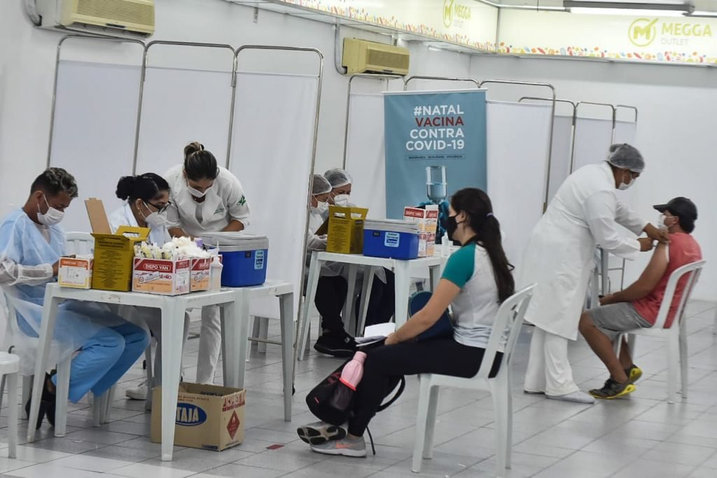 Natal vacina acima da média nacional e do RN