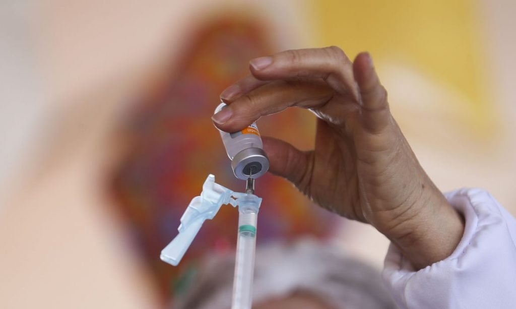 E agora? Especialistas dizem que estudo não comprova proteção da Coronavac contra Ômicron