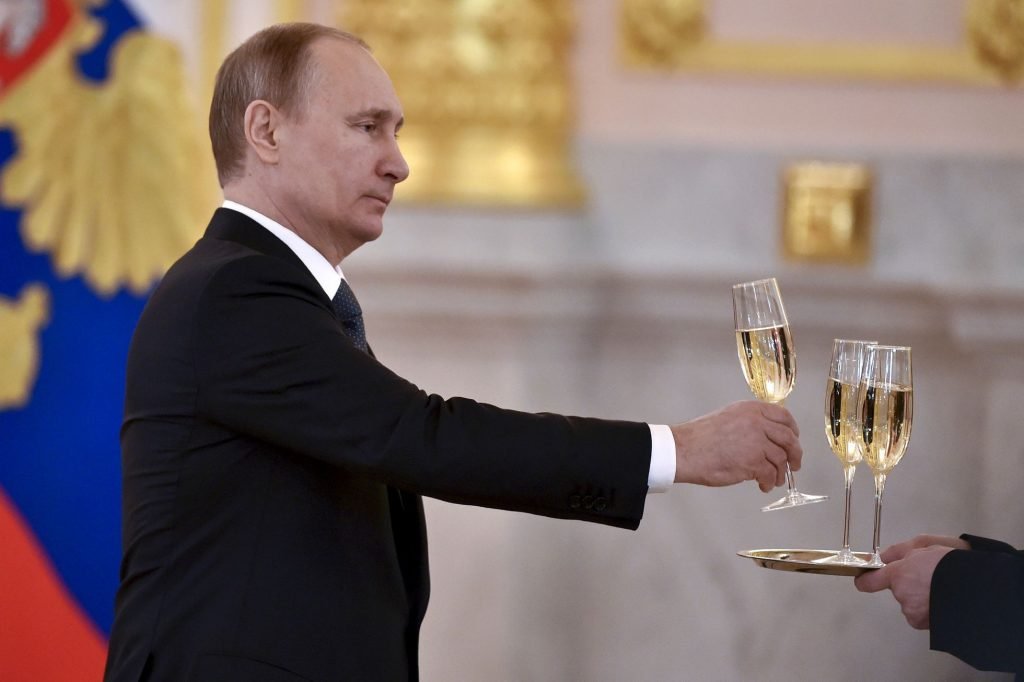 Putin decreta que só o espumante russo é champanhe e “escandaliza” indústria francesa