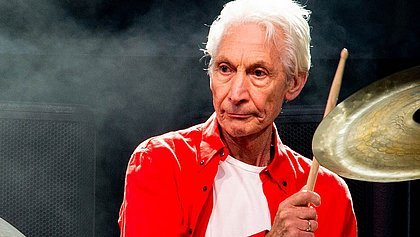 Morte de Charlie Watts: o dia em que o baterista dos Rolling Stones deu um soco em Mick Jagger