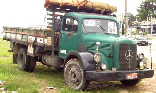 Ministério da Economia prepara programa que paga R$ 30 mil por caminhão velho