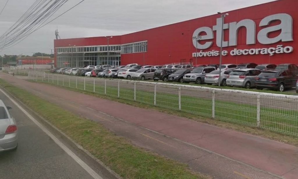 Etna anuncia fim das atividades e faz saldão com desconto de até 90%