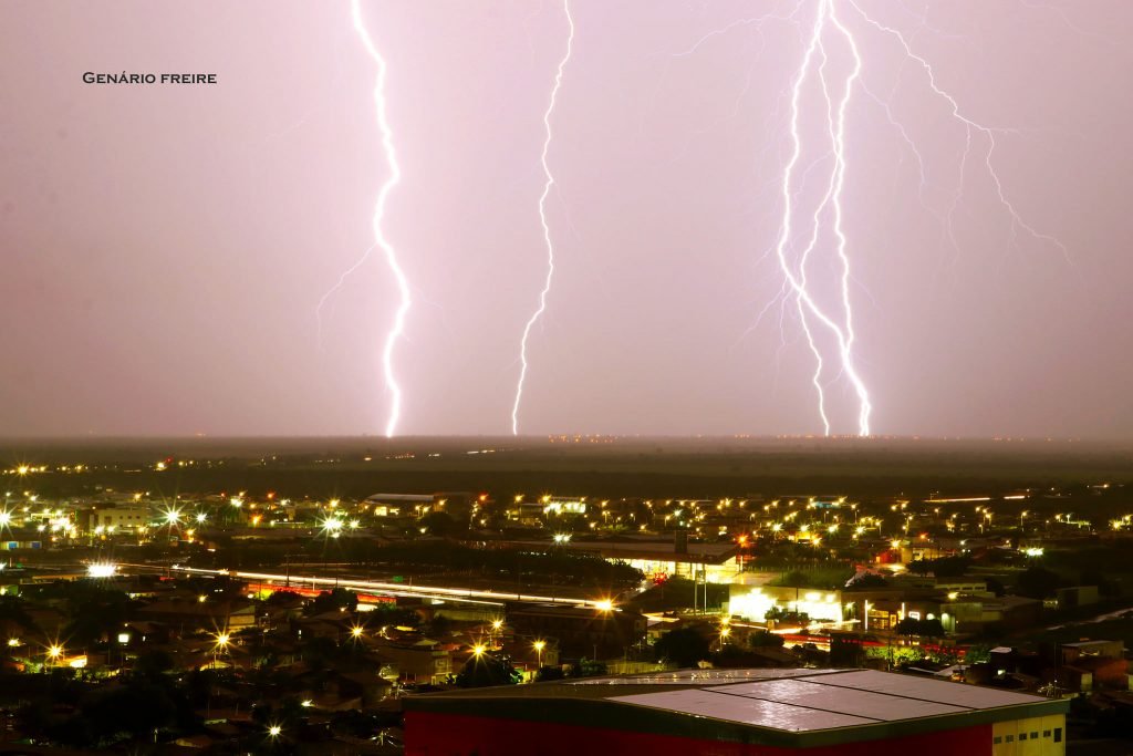 Foto revela a força das chuvas e o céu zangado em Mossoró