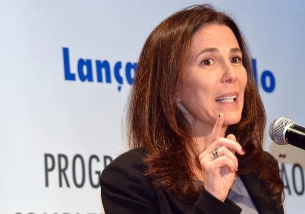 “Já fui estuprada, mas não denunciei por vergonha”, diz filha de Michel Temer