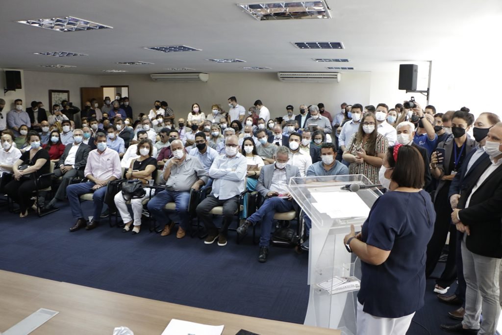 Governadora empossa novos auxiliares de primeiro e segundo escalão