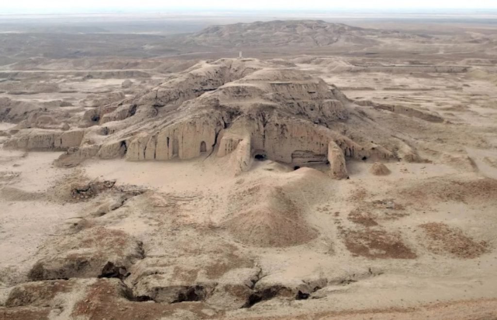 Barco de 4 mil anos é escavado em antiga cidade do Iraque