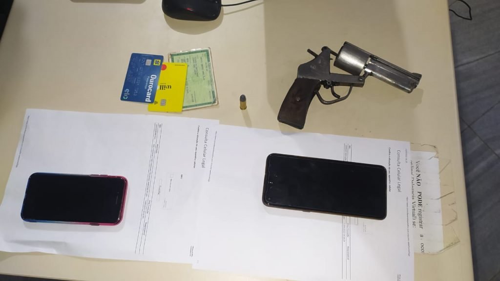 Polícia Militar prende dupla que estava fazendo assaltos no “Beco da Lama”