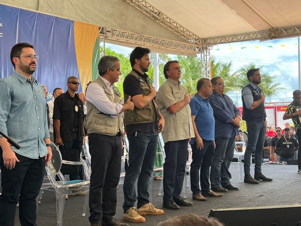 Prefeito participa do lançamento do Internet Brasil e pede apoio ao Presidente para obras de Natal