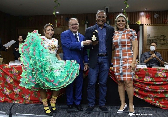 Câmara abre programação junina de Natal com entrega de comenda a quadrilheiros