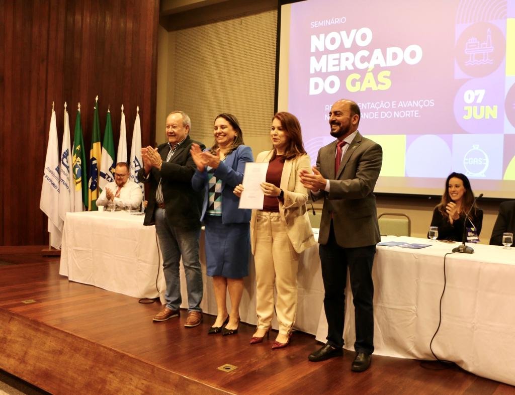 Governo empossa nova presidente da Potigás