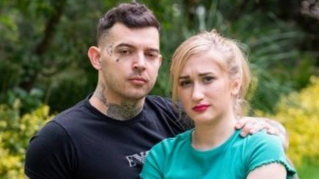 Inglês que trocou a esposa por refugiada recebe em casa outra ucraniana