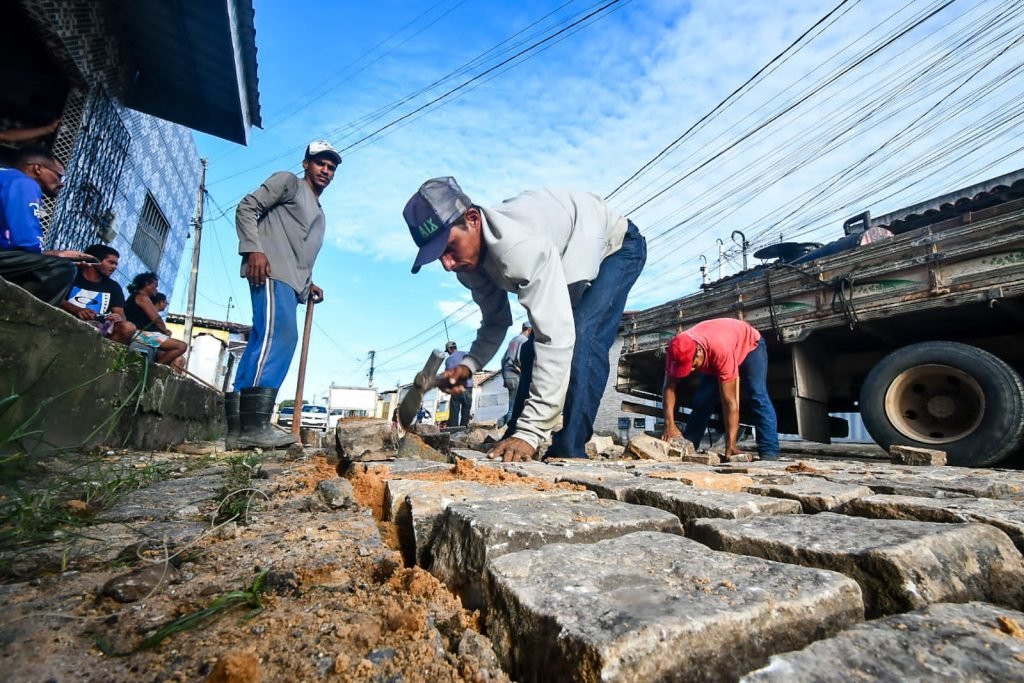Prefeitura atua para recuperar malha viária de Natal