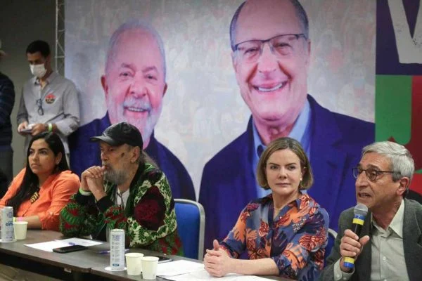Em SP, PT oficializa chapa Lula e Alckmin à Presidência da República