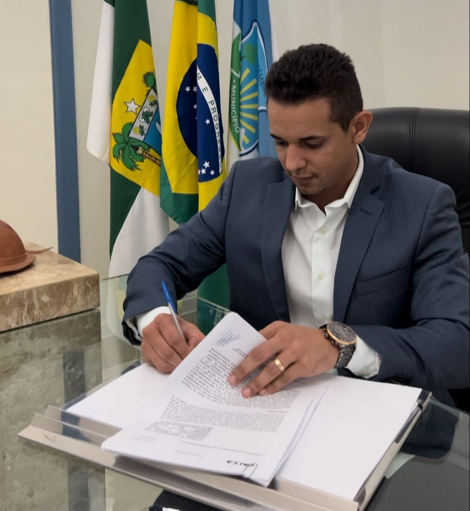 Prefeito Allyson assina contrato para construção de Complexo Viário em Mossoró