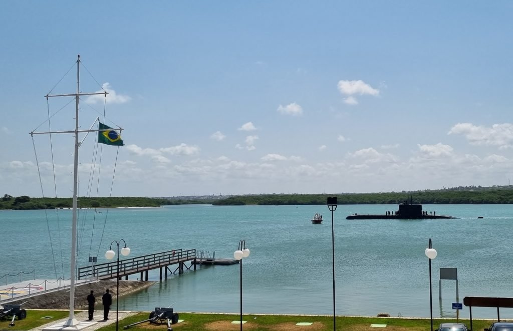 Submarino “Tikuna” atraca em Natal