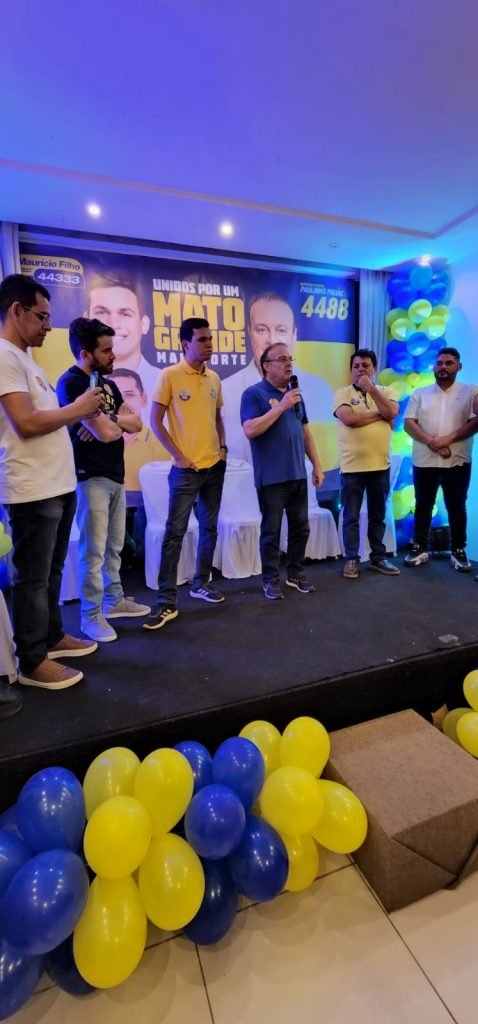 Paulinho Freire participa de grande reunião e passeata em João Câmara