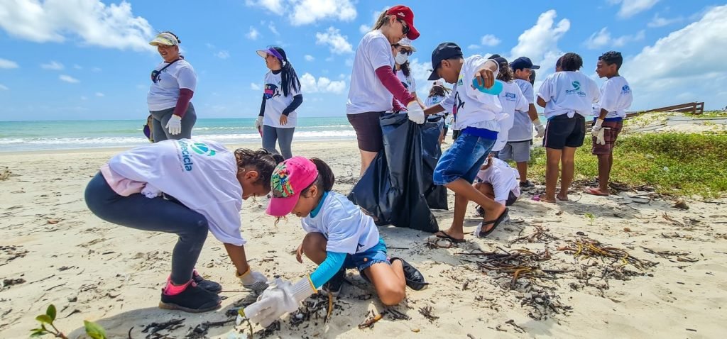 Orla de Natal recebe ação do Dia Mundial da Limpeza